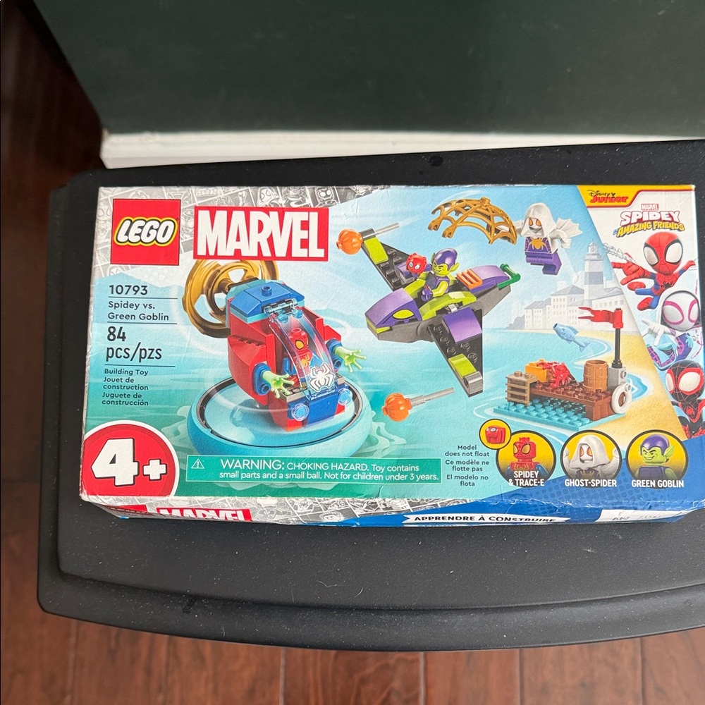 LEGO Marvel Spidey and Green Goblin Set with Blue and Red Pieces
